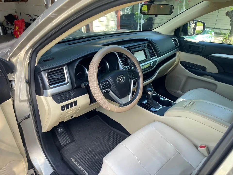 2014 Toyota Highlander - Image 4 of 7