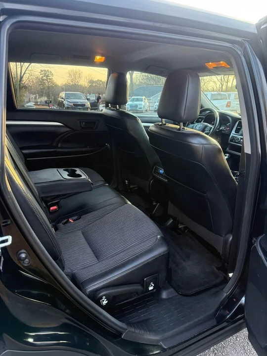 2014 Toyota Highlander - Image 12 of 16