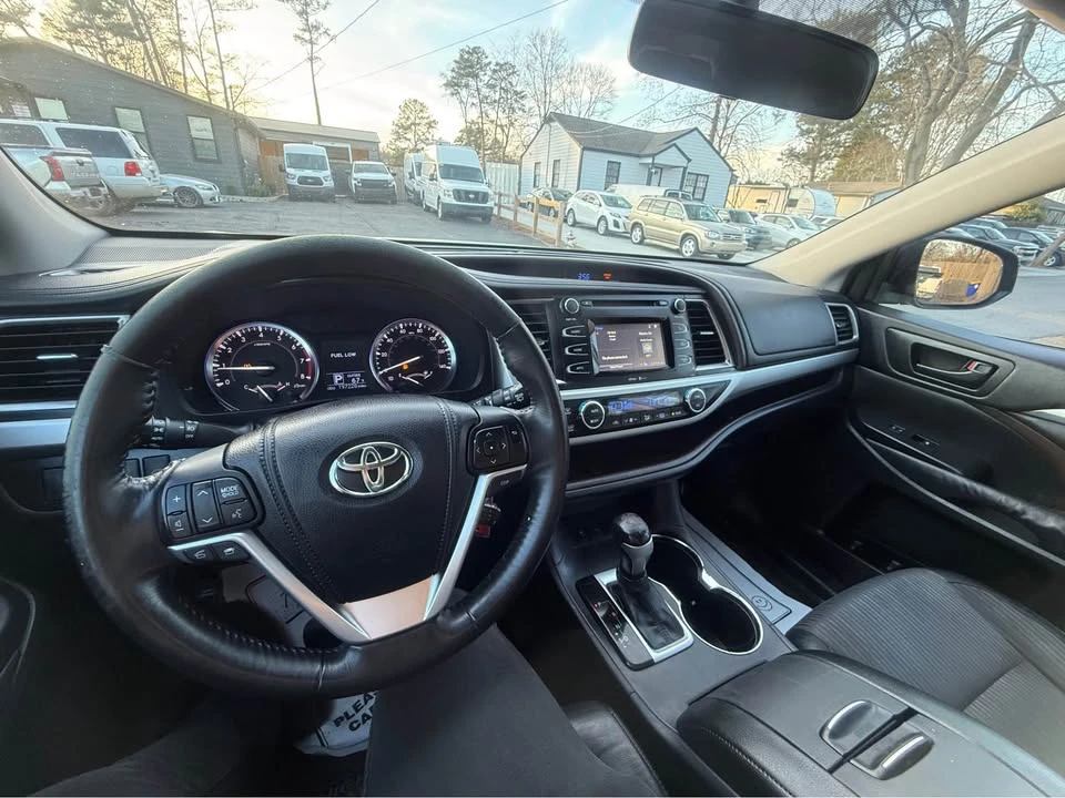 2014 Toyota Highlander - Image 13 of 16