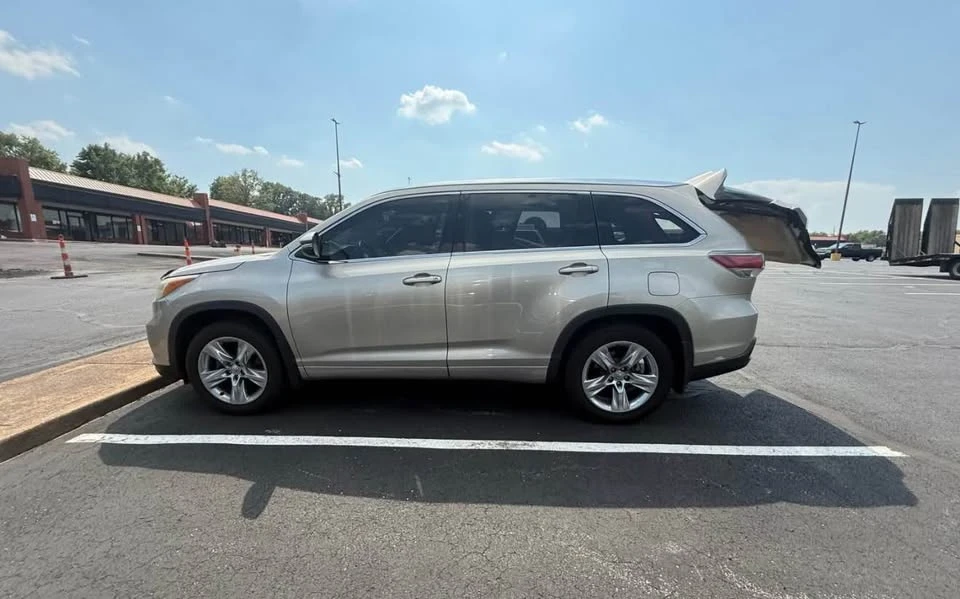 2014 Toyota Highlander - Image 2 of 10
