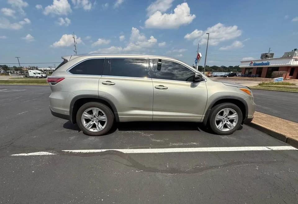 2014 Toyota Highlander - Image 5 of 10