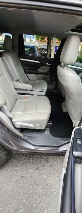 2014 Toyota Highlander - Image 10 of 15