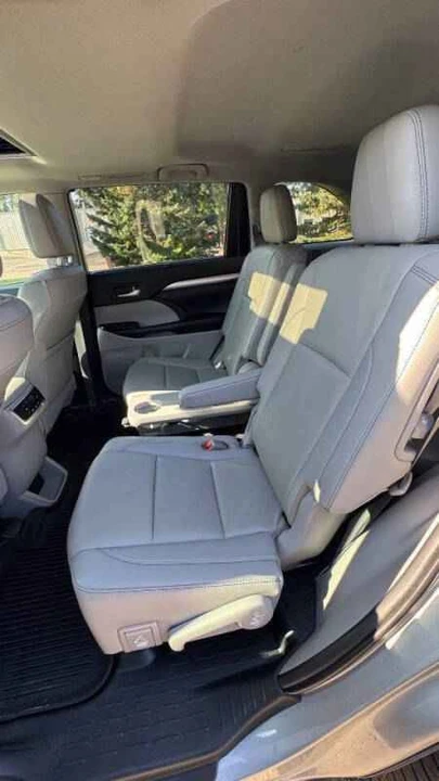 2014 Toyota Highlander - Image 11 of 15