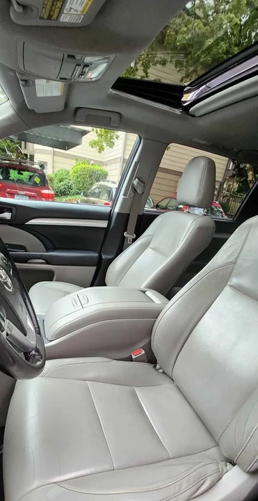 2014 Toyota Highlander - Image 8 of 15