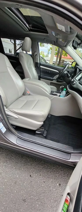 2014 Toyota Highlander - Image 9 of 15