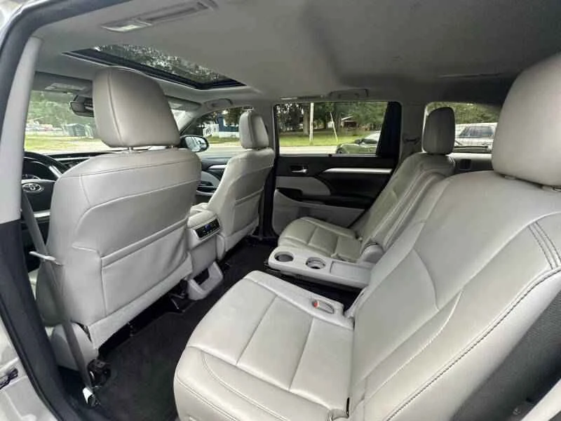 2014 Toyota Highlander - Image 12 of 15
