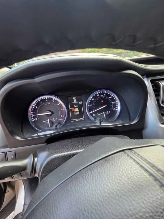 2014 Toyota Highlander - Image 8 of 9