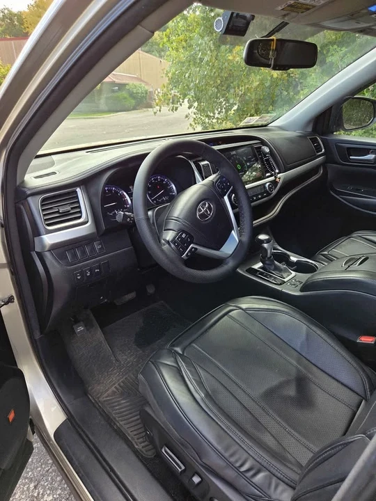 2014 Toyota Highlander - Image 7 of 9