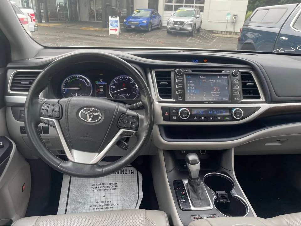 2014 Toyota Highlander - Image 10 of 16