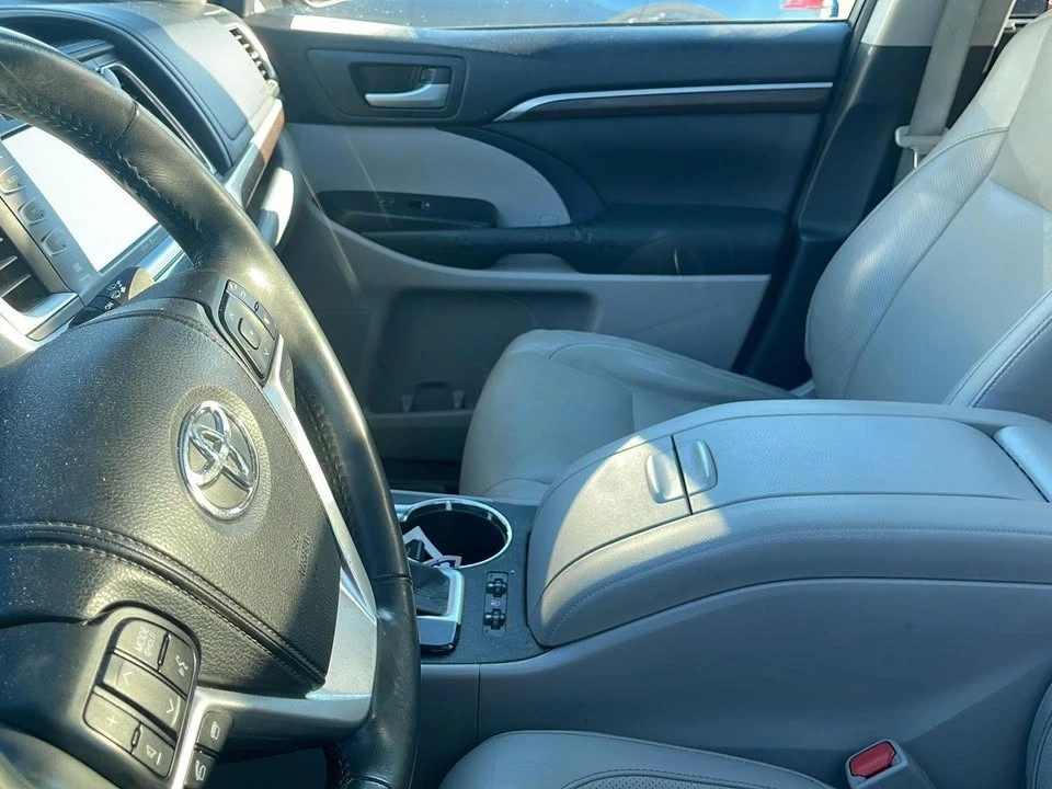 2014 Toyota Highlander - Image 5 of 16