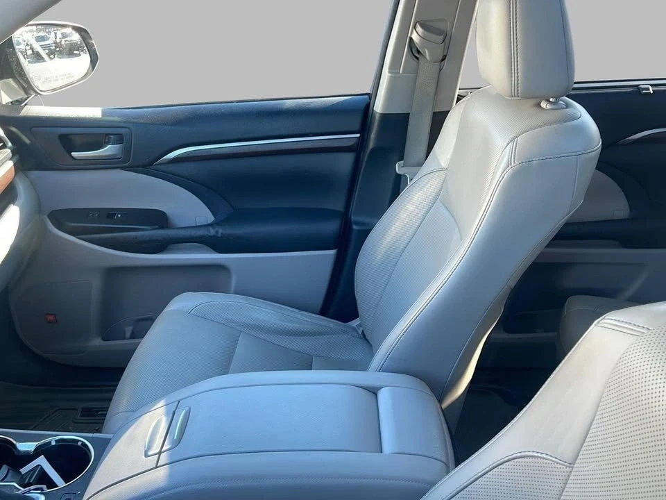 2014 Toyota Highlander - Image 6 of 16