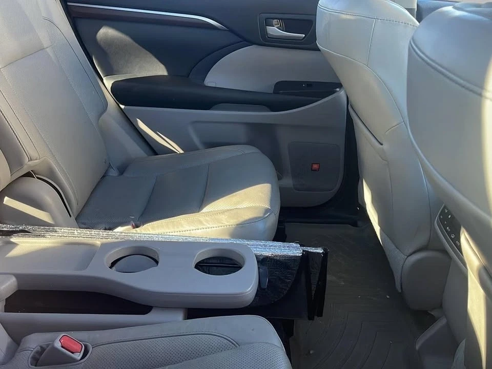 2014 Toyota Highlander - Image 15 of 16