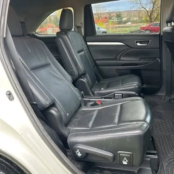 2014 Toyota Highlander - Image 16 of 20
