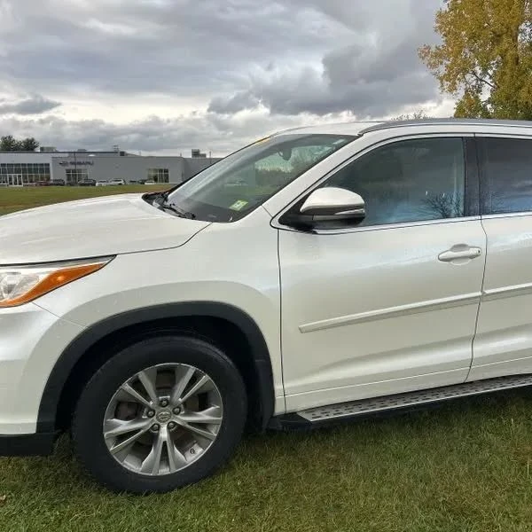 2014 Toyota Highlander - Image 12 of 20