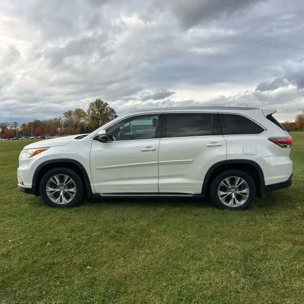 2014 Toyota Highlander - Image 9 of 20