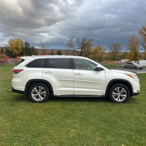 2014 Toyota Highlander - Image 2 of 20