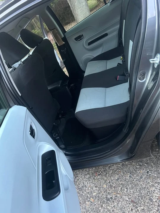 2014 Toyota Prius 3rd Gen - Image 8 of 12