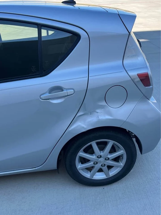 2014 Toyota Prius 3rd Gen - Image 6 of 10