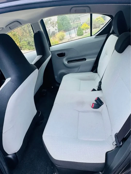 2014 Toyota Prius 3rd Gen - Image 7 of 10