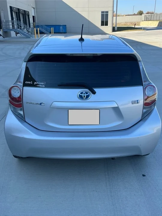2014 Toyota Prius 3rd Gen - Image 3 of 10