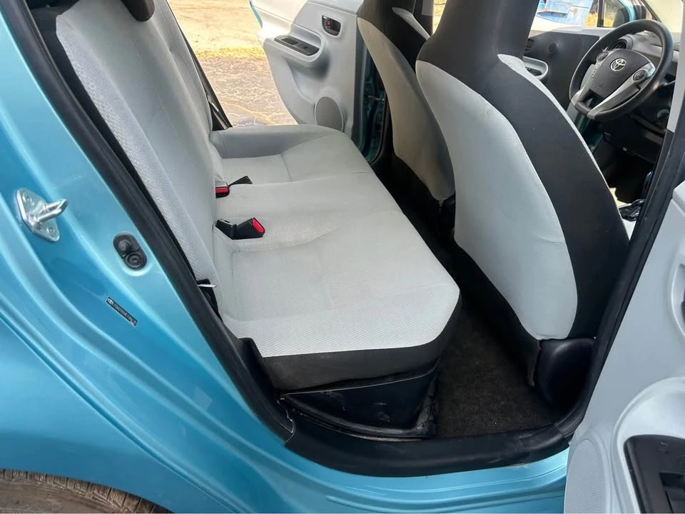 2014 Toyota Prius 3rd Gen - Image 11 of 15