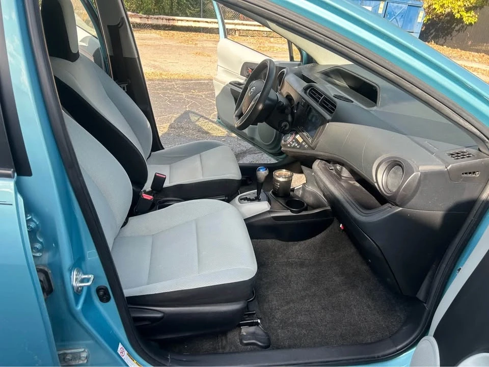 2014 Toyota Prius 3rd Gen - Image 10 of 15