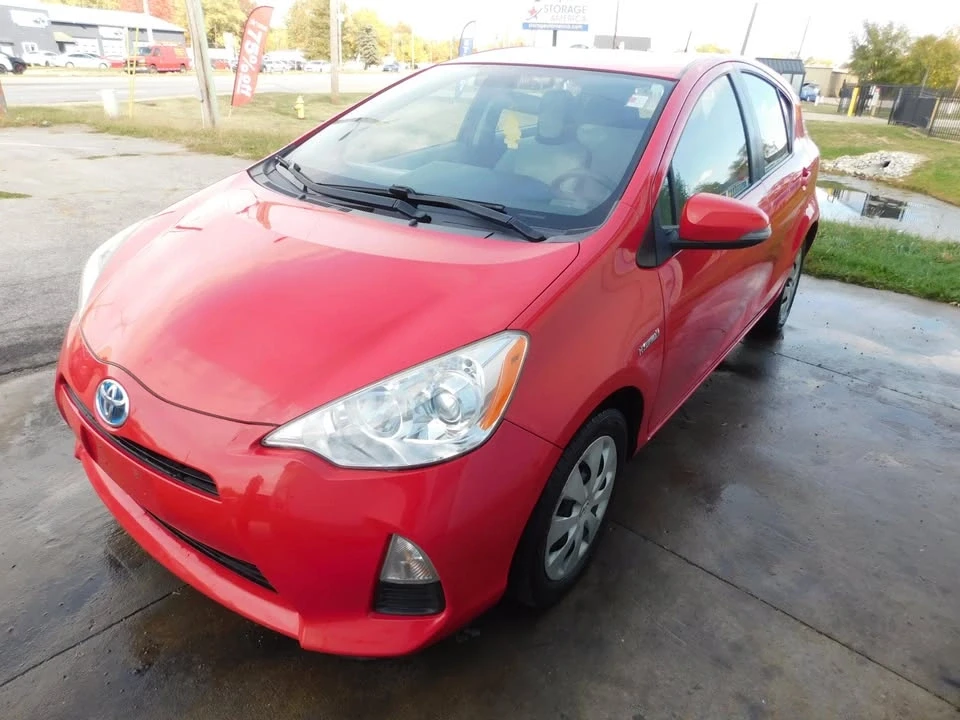 2014 Toyota Prius - Image 8 of 19