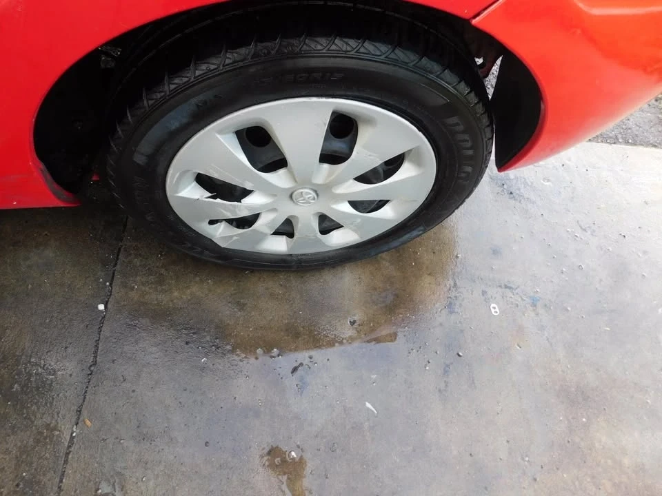 2014 Toyota Prius - Image 16 of 19