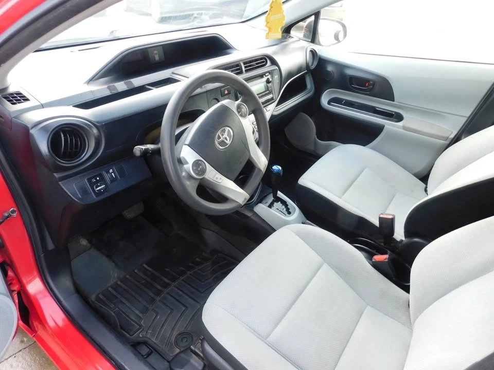 2014 Toyota Prius - Image 9 of 19