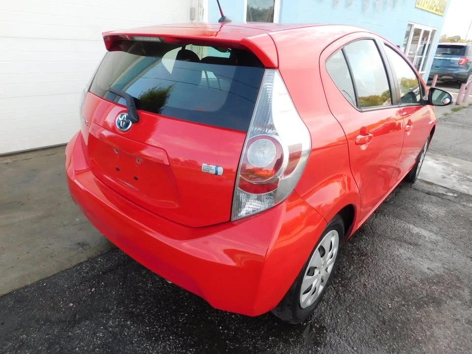 2014 Toyota Prius - Image 5 of 19