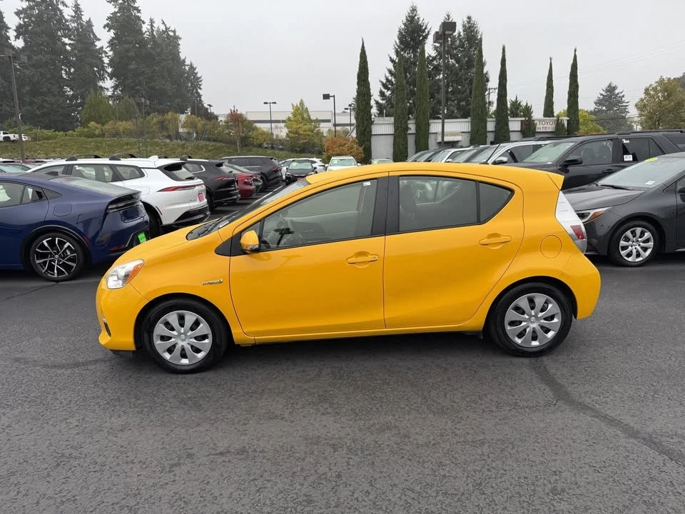 2014 Toyota Prius 3rd Gen - Image 2 of 10