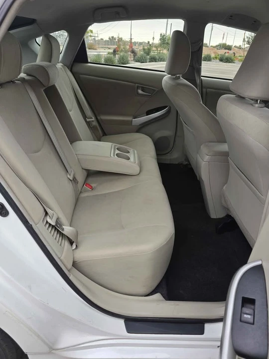 2014 Toyota Prius 3rd Gen - Image 8 of 12