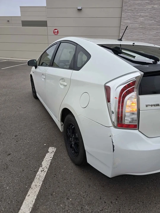 2014 Toyota Prius 3rd Gen - Image 4 of 12