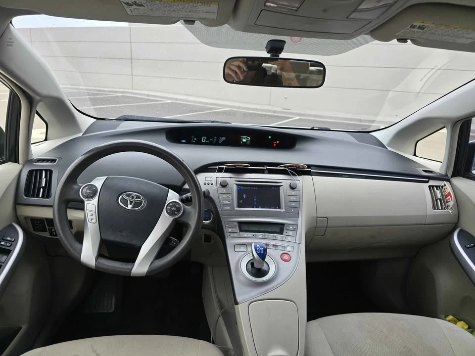 2014 Toyota Prius 3rd Gen - Image 10 of 12