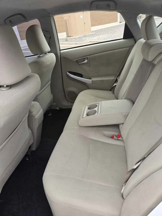 2014 Toyota Prius 3rd Gen - Image 7 of 12