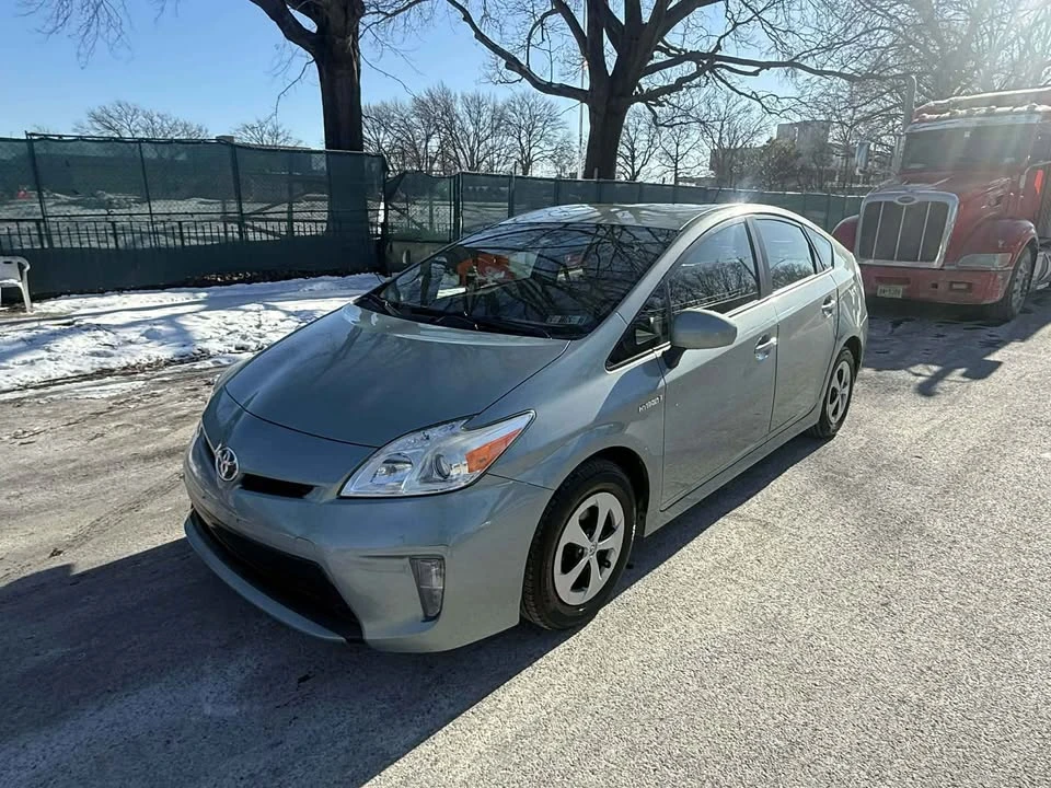 2014 Toyota Prius 3rd Gen - Image 3 of 8