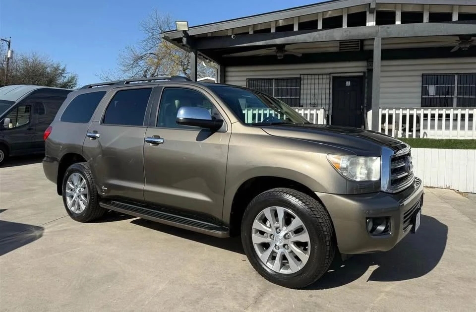2014 Toyota Sequoia 2nd Gen - Image 7 of 13