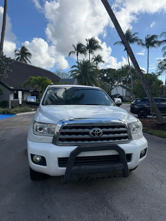 2014 Toyota Sequoia 2nd Gen - Image 15 of 18