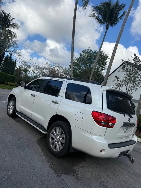 2014 Toyota Sequoia 2nd Gen - Image 17 of 18