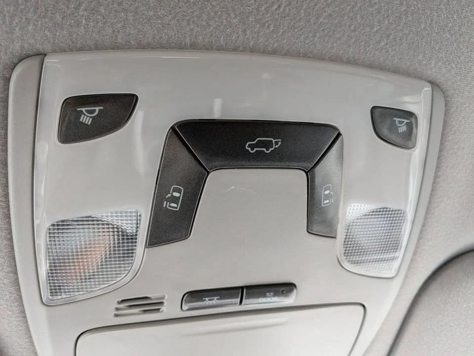 2014 Toyota Sienna 3rd Gen - Image 20 of 20