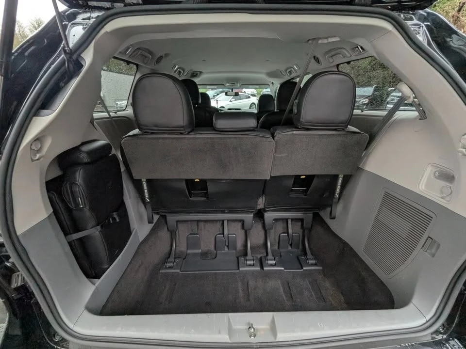 2014 Toyota Sienna 3rd Gen - Image 16 of 20