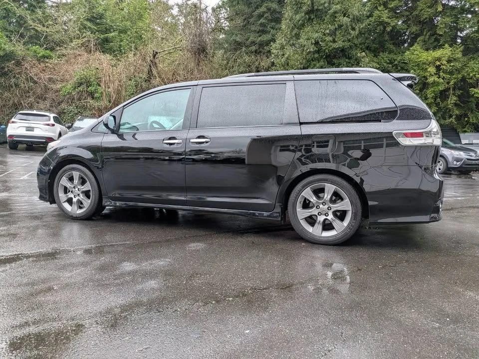 2014 Toyota Sienna 3rd Gen - Image 7 of 20