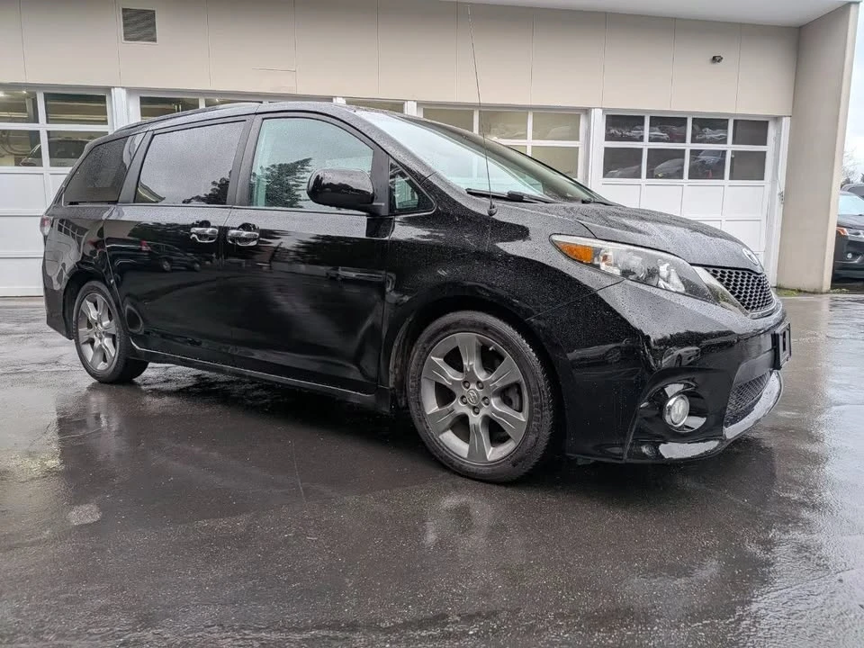 2014 Toyota Sienna 3rd Gen - Image 2 of 20