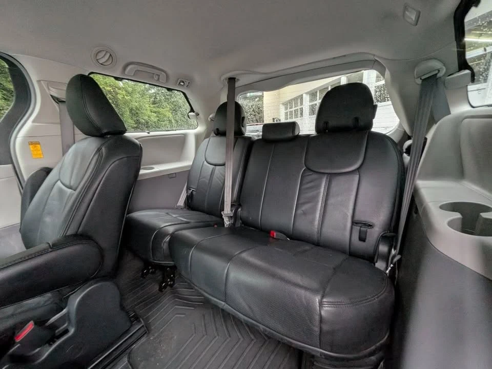 2014 Toyota Sienna 3rd Gen - Image 14 of 20