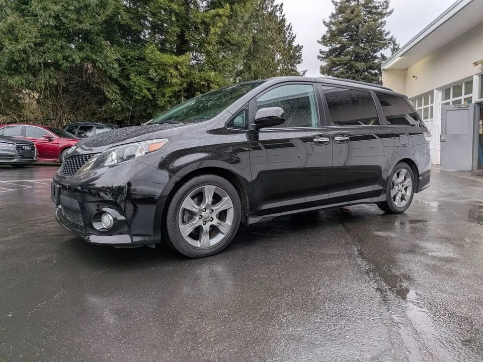 2014 Toyota Sienna 3rd Gen - Image 9 of 20