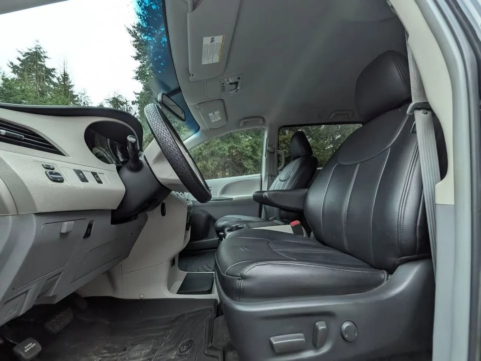 2014 Toyota Sienna 3rd Gen - Image 12 of 20