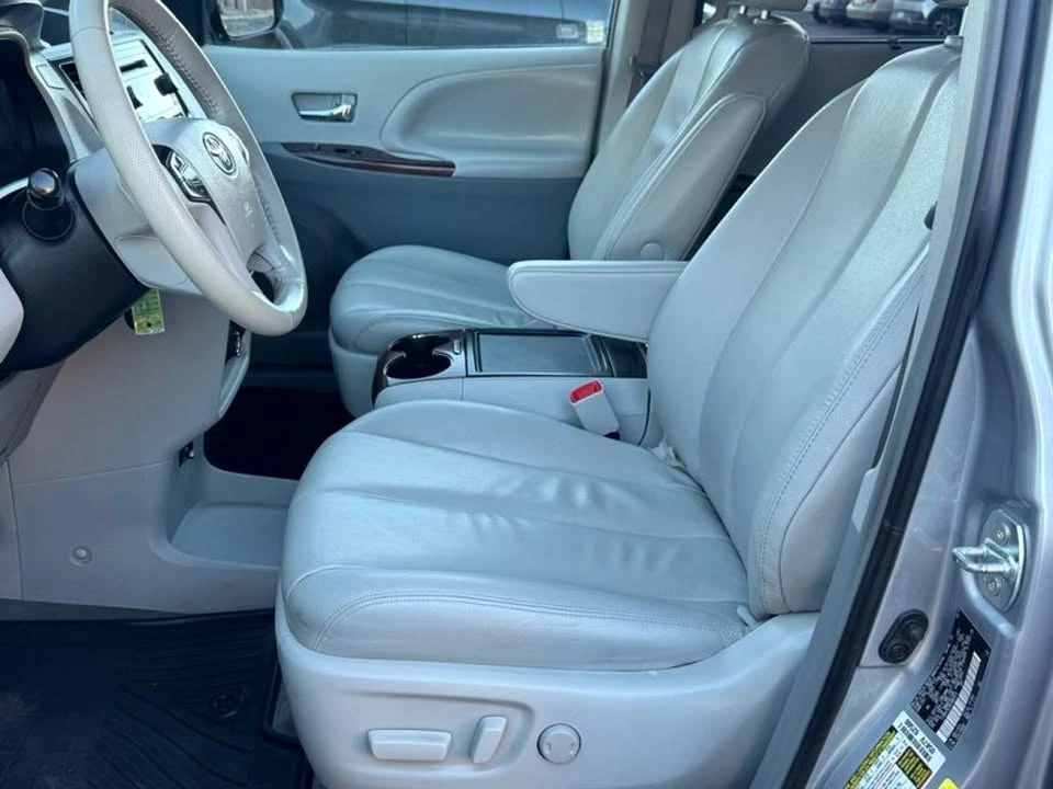 2014 Toyota Sienna 2nd Gen - Image 8 of 19