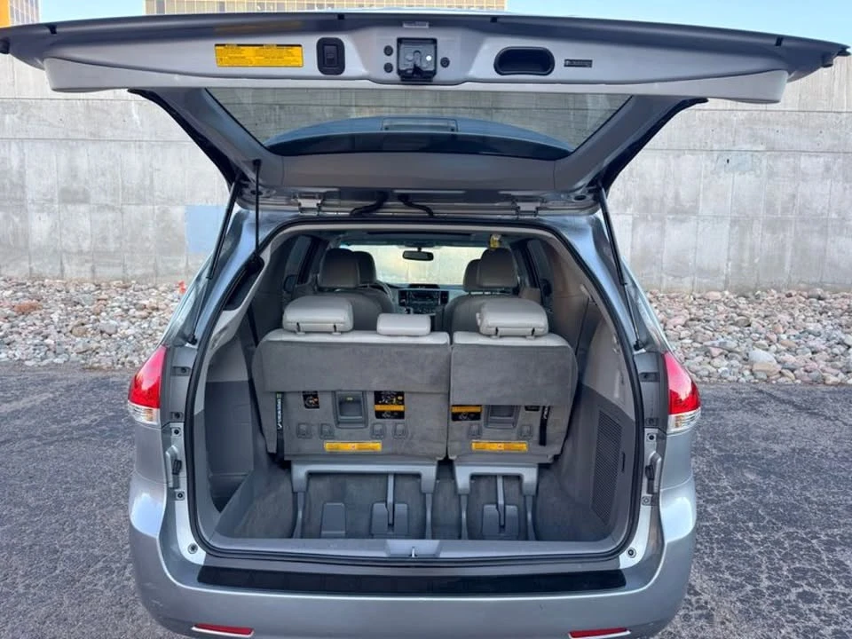 2014 Toyota Sienna 2nd Gen - Image 17 of 19