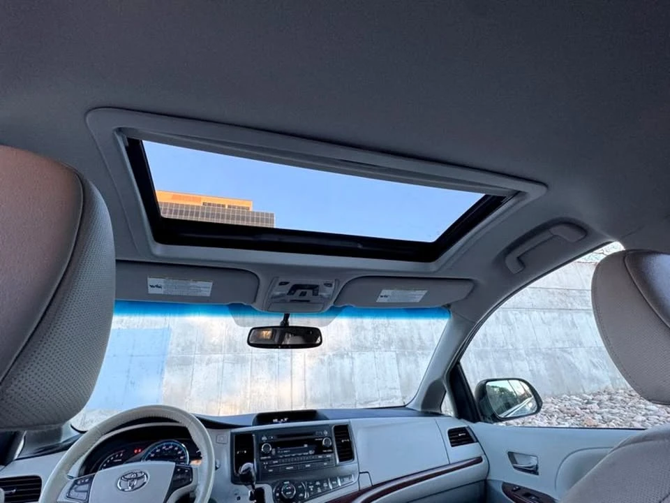 2014 Toyota Sienna 2nd Gen - Image 15 of 19