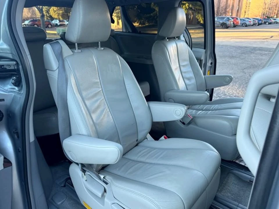 2014 Toyota Sienna 2nd Gen - Image 12 of 19